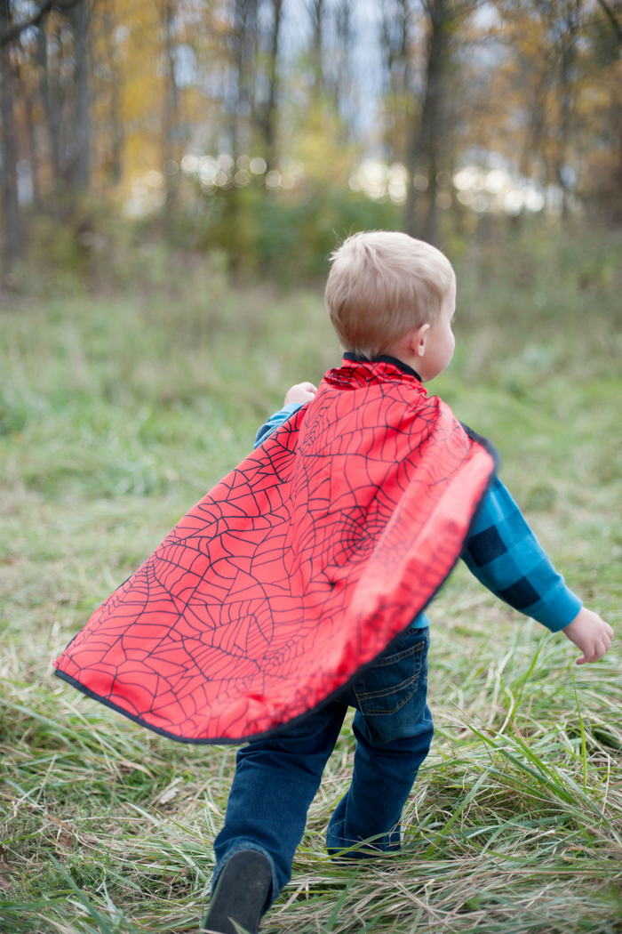 Colour-A-Cape Reversible Spider Superhero